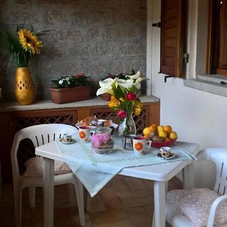 Casa Nel Borgo Di San Pantaleo Villa Екстериор снимка